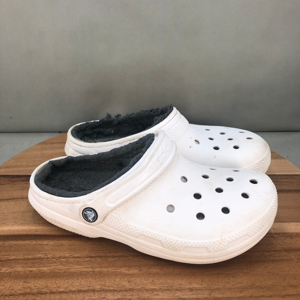 White Lined Crocs Clogs Comfort Womens Size 9 Slip On Winter Cozy Shoes